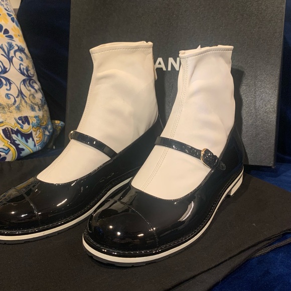 Chanel Mary Jane boots 2016 Collection G31467 Patent Leather New NIB Runway Show - Picture 4 of 16